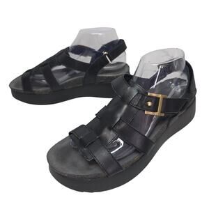 Munro 11M Flynn Soft Black leather platform Chunky sandles. Casual. Gothic Comfy